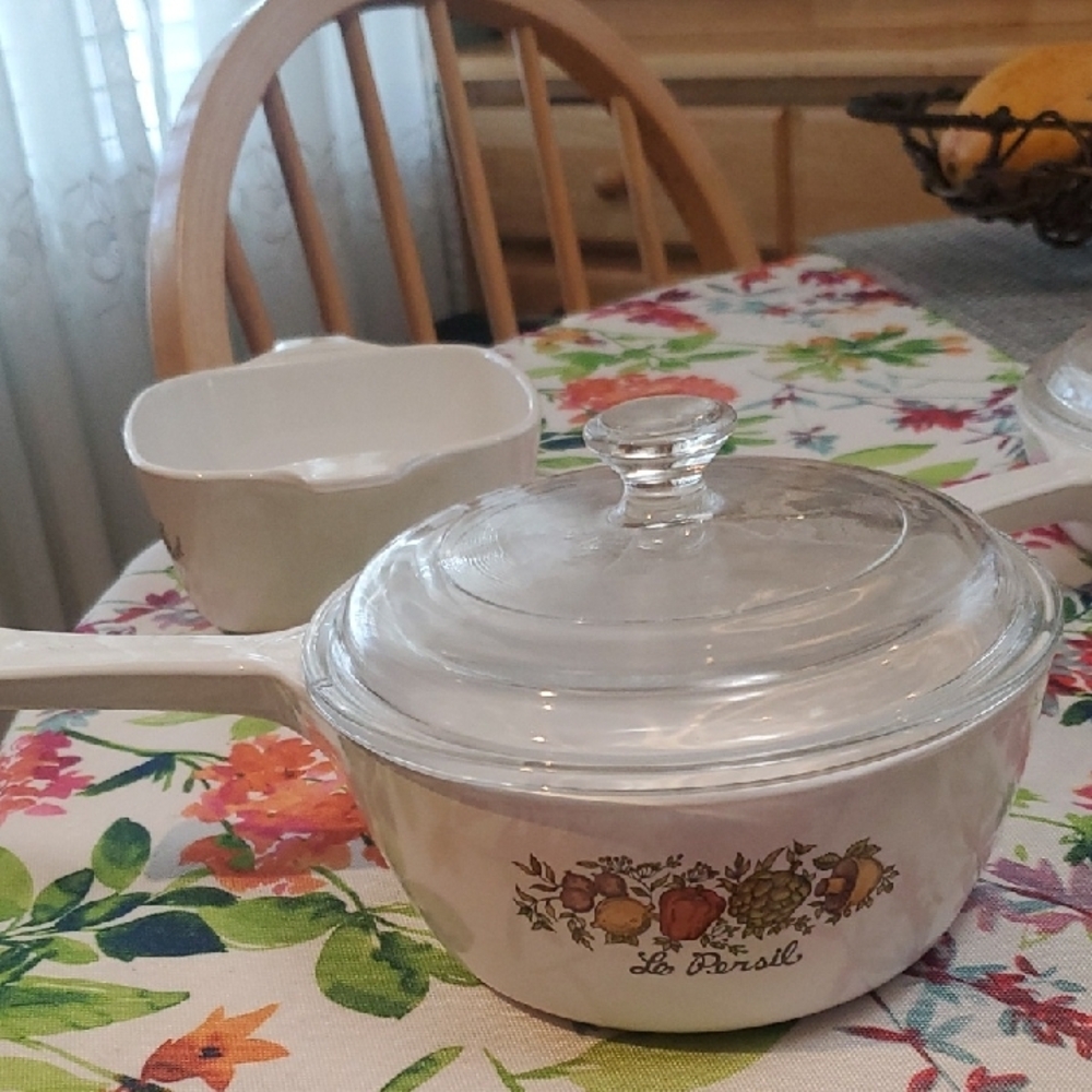 CorningWare White Embossed Base - Picture 4 of 4